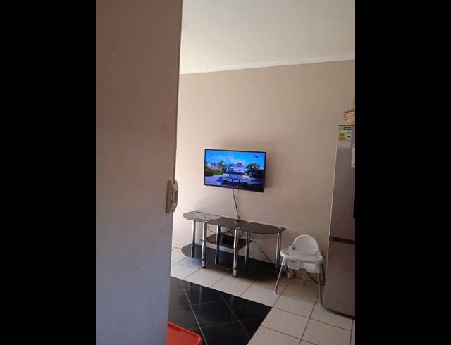 3 BEDROOM TOWNHOUSE FOR SALE IN BIRDSWOOD